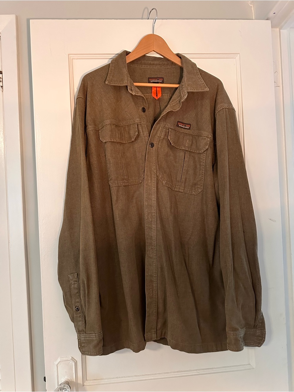 Patagonia Men's Farrier's Shirt Jacket in Olive Brown - Picture 2 of 3